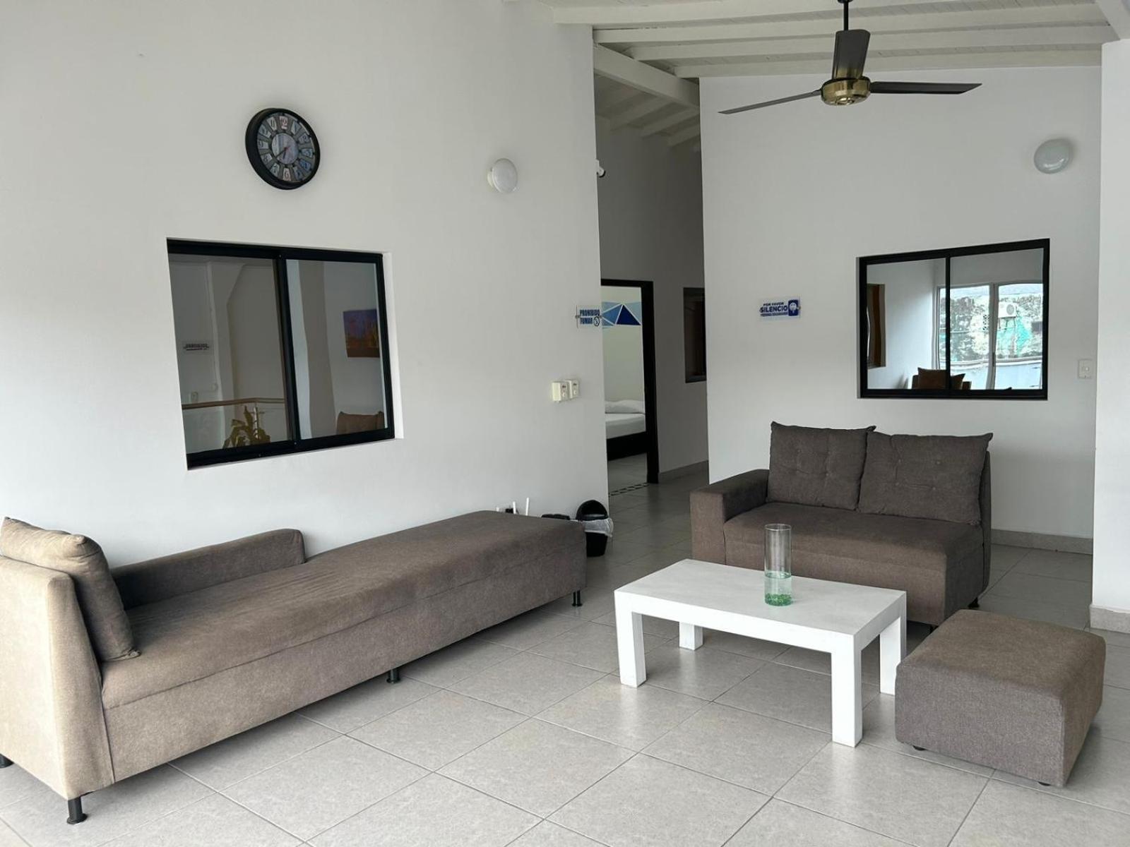 Hotel Puerto Azul Puerto Berrio エクステリア 写真