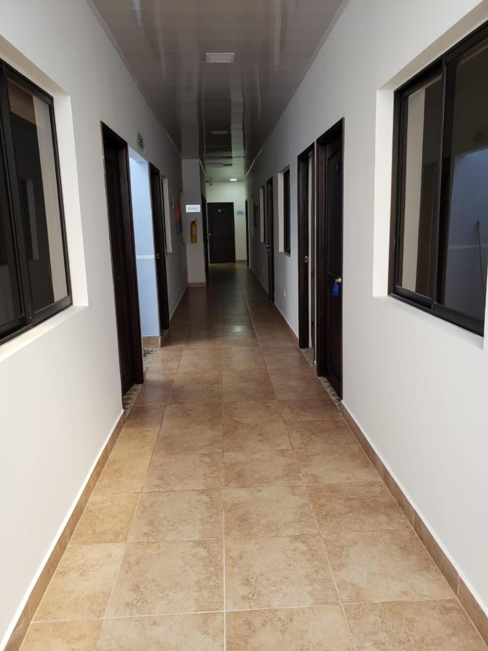 Hotel Puerto Azul Puerto Berrio エクステリア 写真